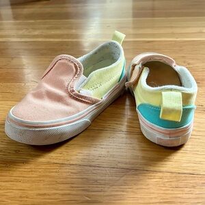 VANS, color block kids size 9. Super cute! Very light wear.